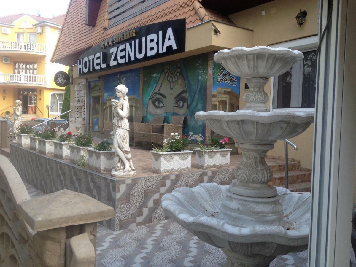 Hotel Zenubia Hajdúszoboszló 外观 照片